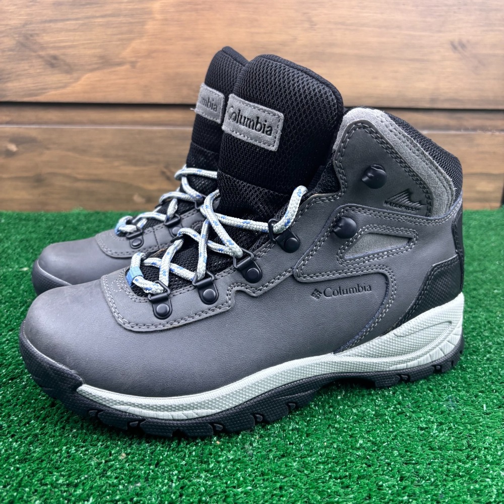 Columbia Women's Black and Gray Winter Boots